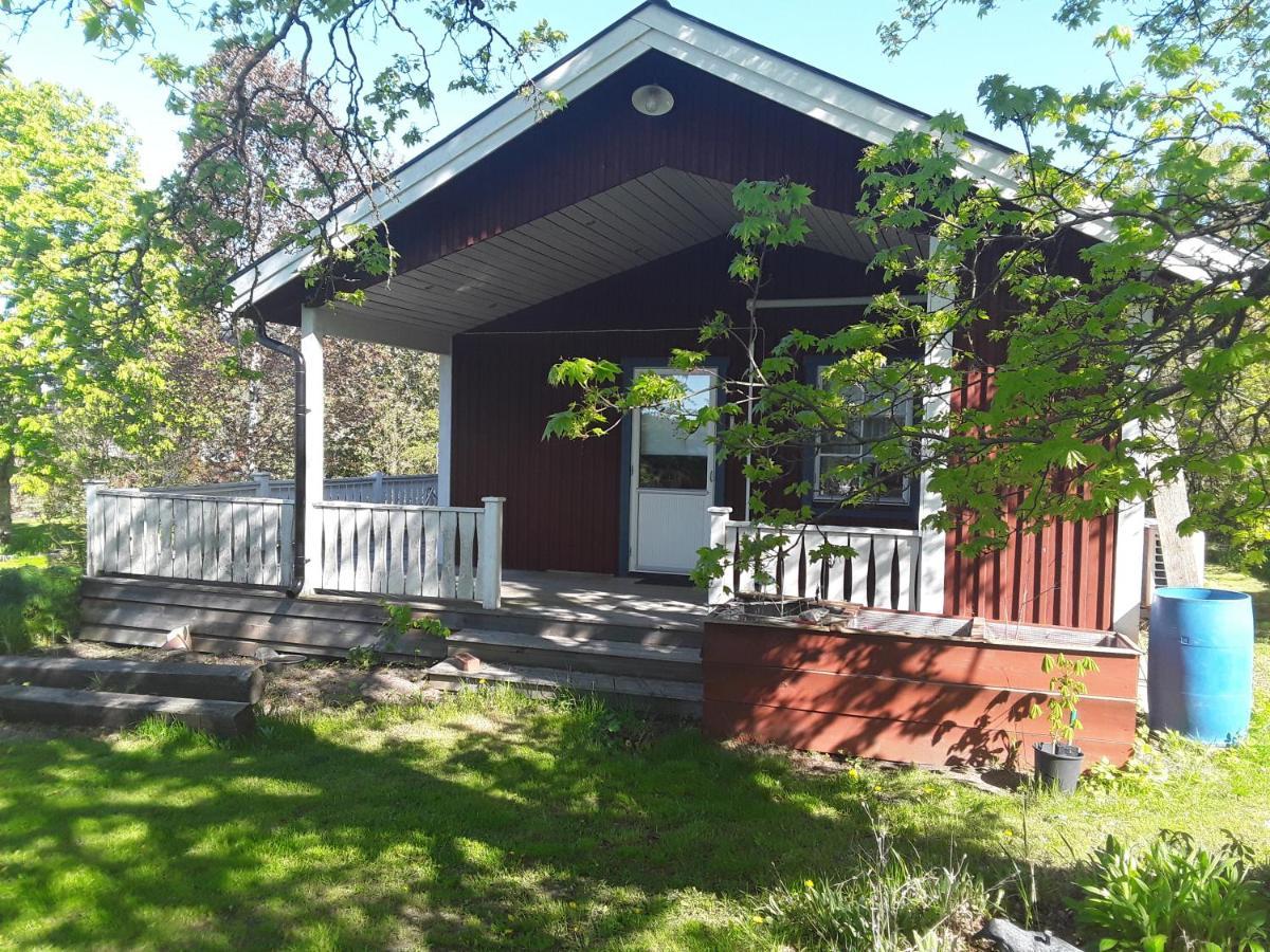 The Cottage Badelunda Vasteras Exterior foto